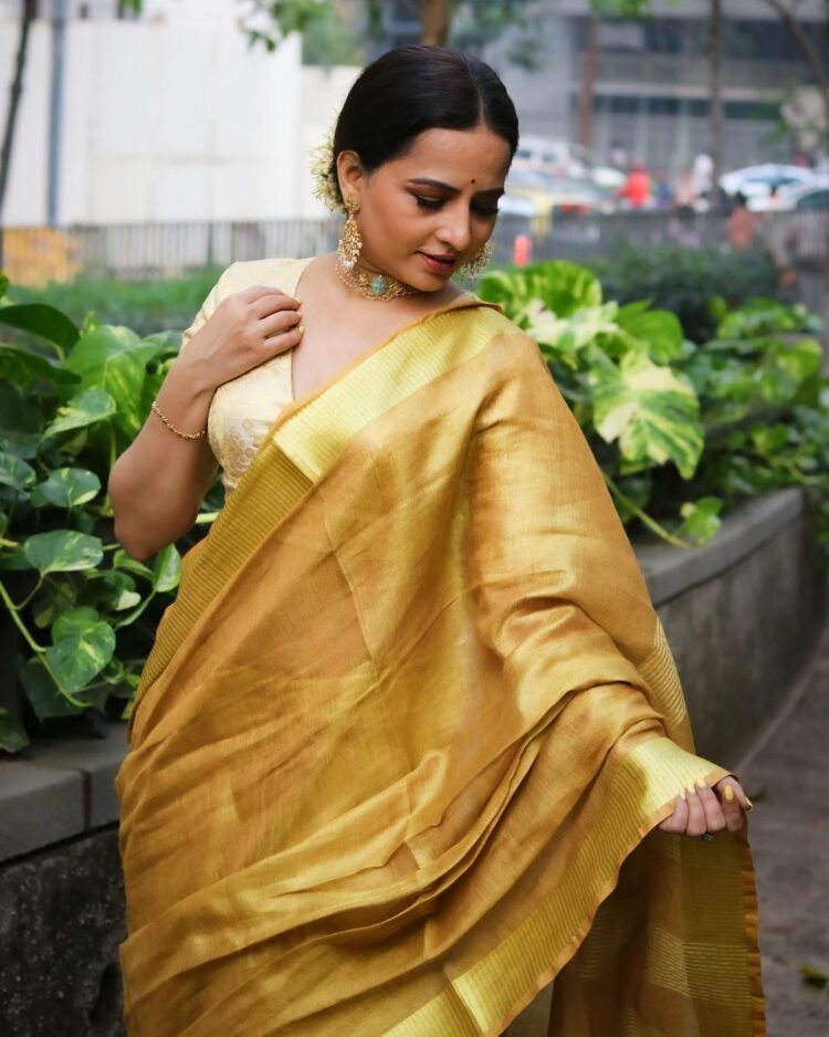 Gorgeous Golden Tissue Linen Saree - Loomfolks