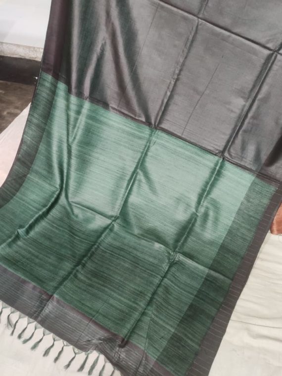 Plain-Dark-Green-Tussar-Giccha-Saree-with-Contrast-Teal-Green-Pallu