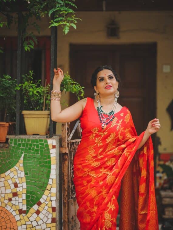 Striking Red Golden Handwoven Cotton Linen Jamdani Saree7