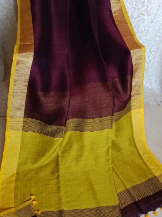 Gorgeous Plain Maroon Linen Saree With Contrast Pallu Border