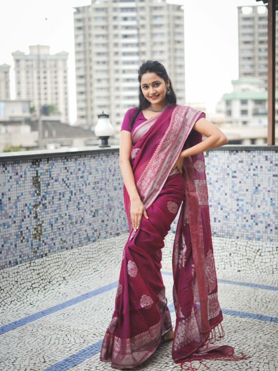 Splendid Wine Purple Linen Handloom Saree With Banarsi Design (3)