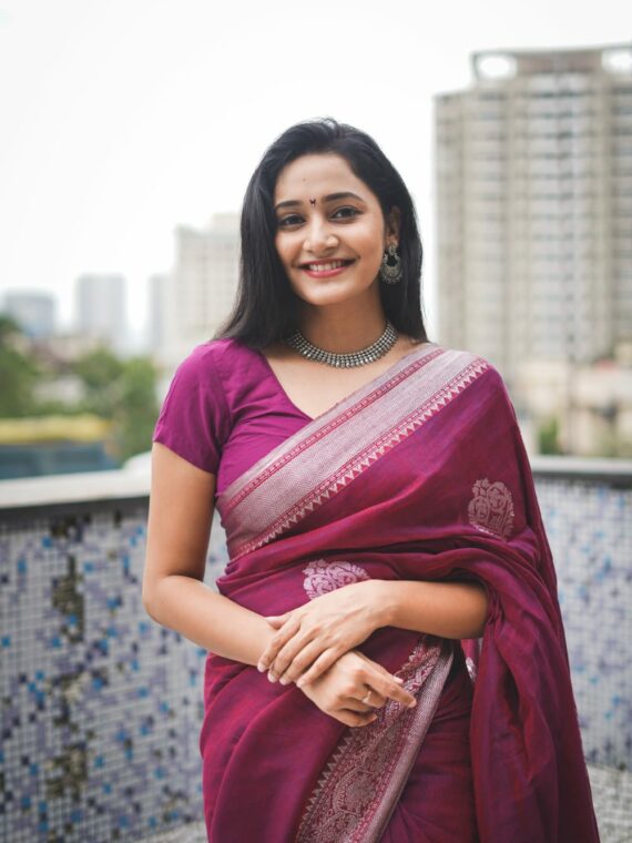 Splendid Wine Purple Linen Handloom Saree With Banarsi Design (4)