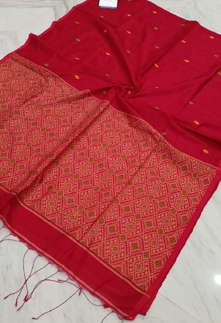 Adorable Red Matka Resham Baluchari Handwoven Silk Saree