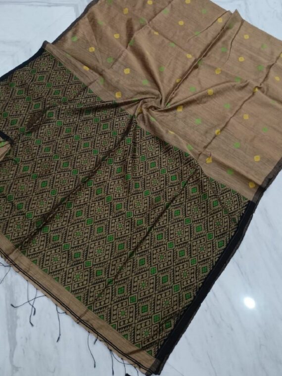 Delightful Brown Matka Resham Baluchari Handwoven Silk Saree