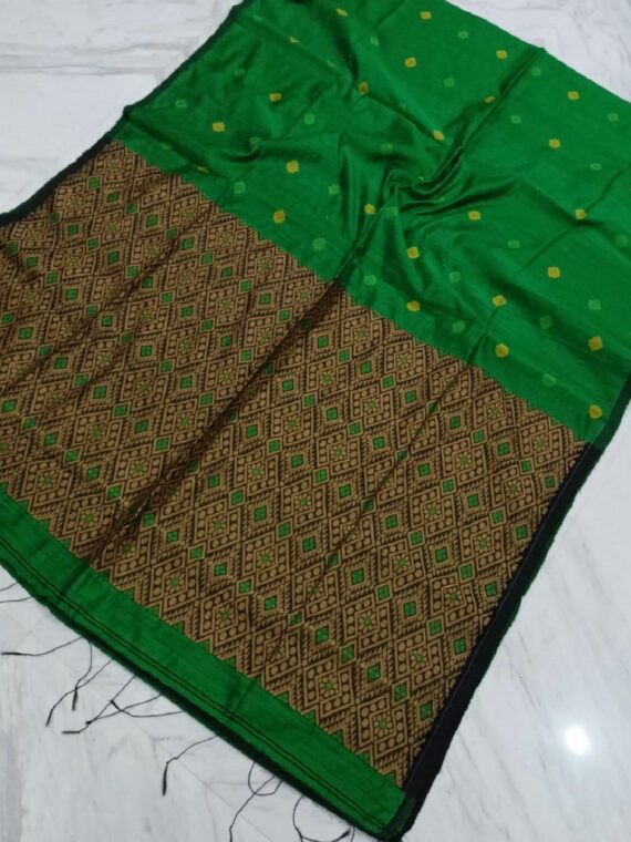 Tender Grass Green Matka Resham Baluchari Handwoven Silk Saree