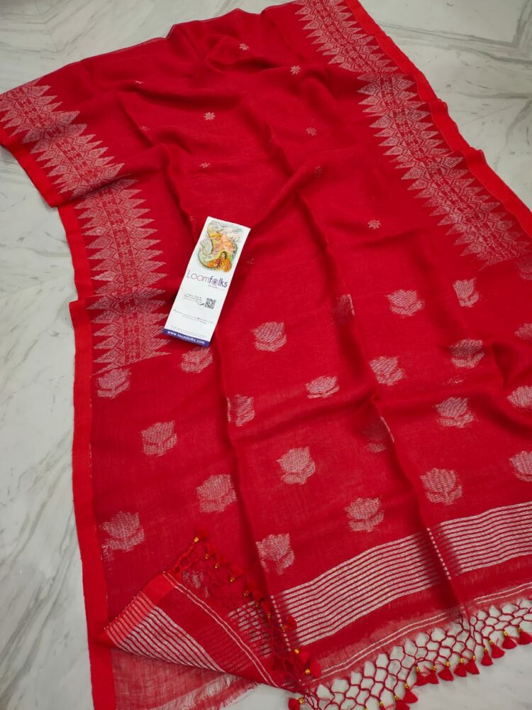 Graceful Red Handwoven Linen Saree With Lotus Design Pallu