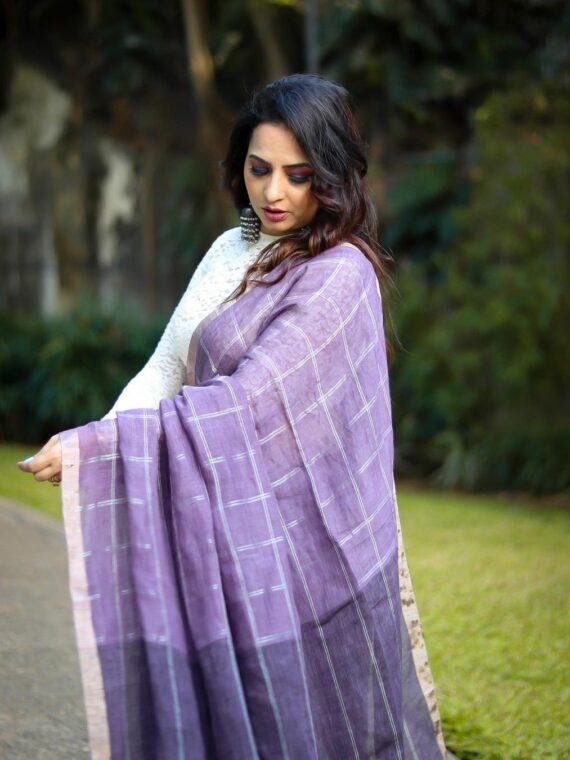 Intense Purple Black Check Design Handwoven Linen Saree With Thin Zari Border5