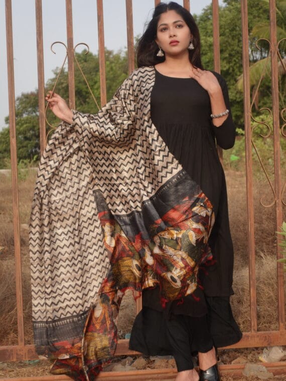 Wave Dholak Design Black Pure Tussar Giccha Printed Dupatta2