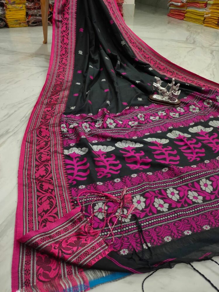 Strong Black Floral Design Weave Handloom Cotton Saree