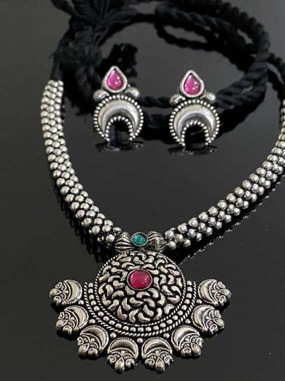 Celestial Lunar Tribal Design Handmade Thushi Necklace With Earrings