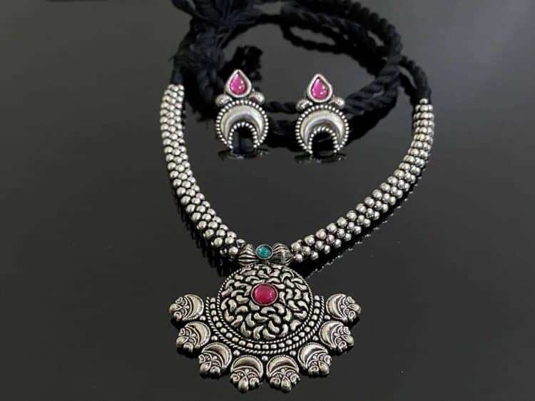 Celestial Lunar Tribal Design Handmade Thushi Necklace With Earrings