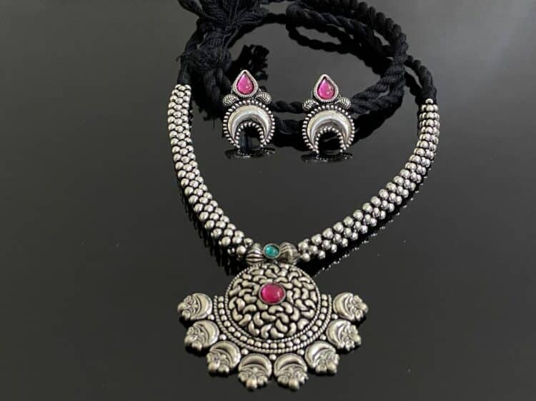 Celestial Lunar Tribal Design Handmade Thushi Necklace With Earrings