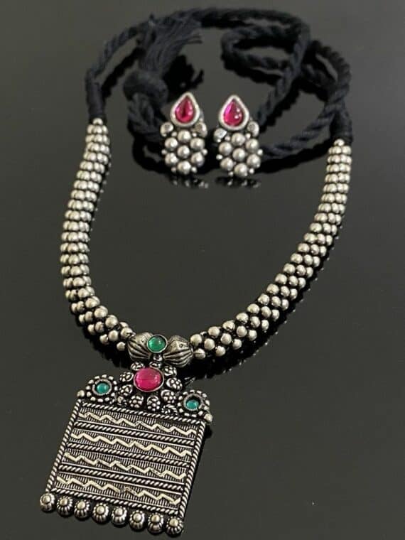 Elegant Tribal Design Handmade Thushi Necklace With Earrings1