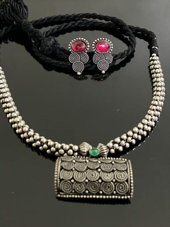 Spiral Pillow Tribal Design Handmade Thushi Necklace With Earrings1