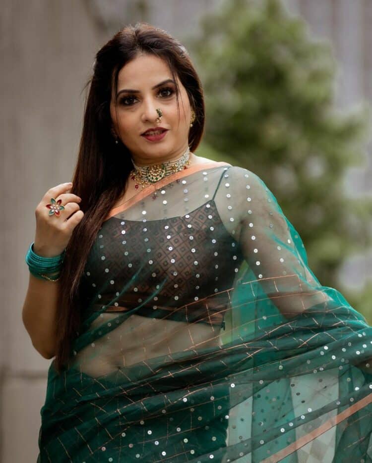 Elegant Peacock Blue Resham Muslin Silk Handwoven Sequins Embeded Saree1