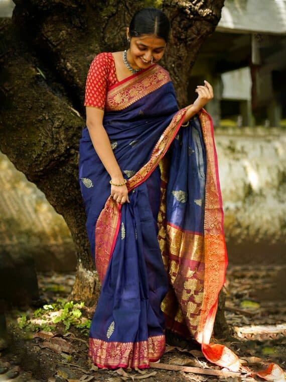 Stunning Blue Banarasi Weave Linen Saree For Happy Occassions4