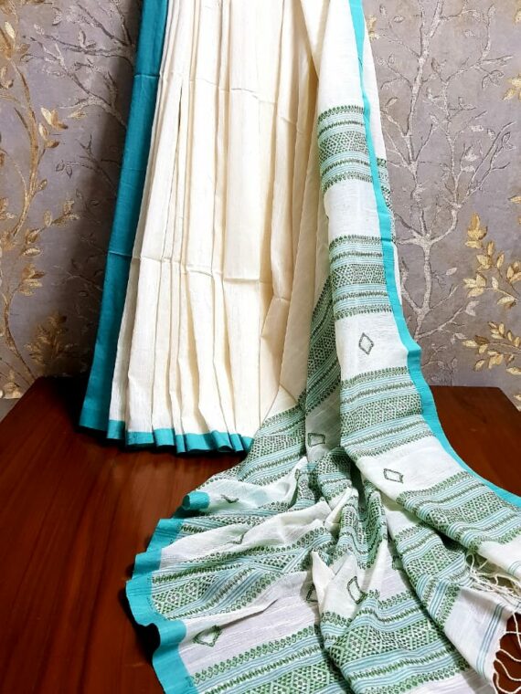 Light Offwhite Cream Handwoven Cotton Saree With Intricate Design Pallu