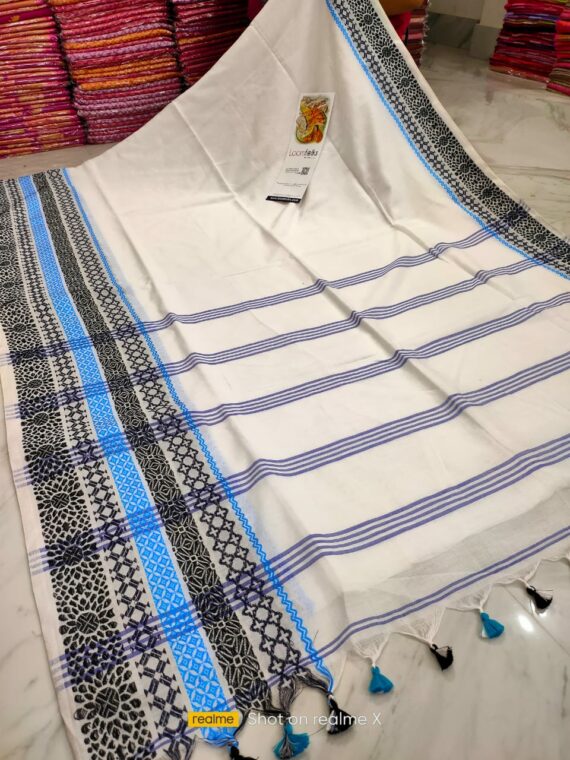 Divine White Pure Handwoven Bengal Cotton Saree With Beutiful Tassels