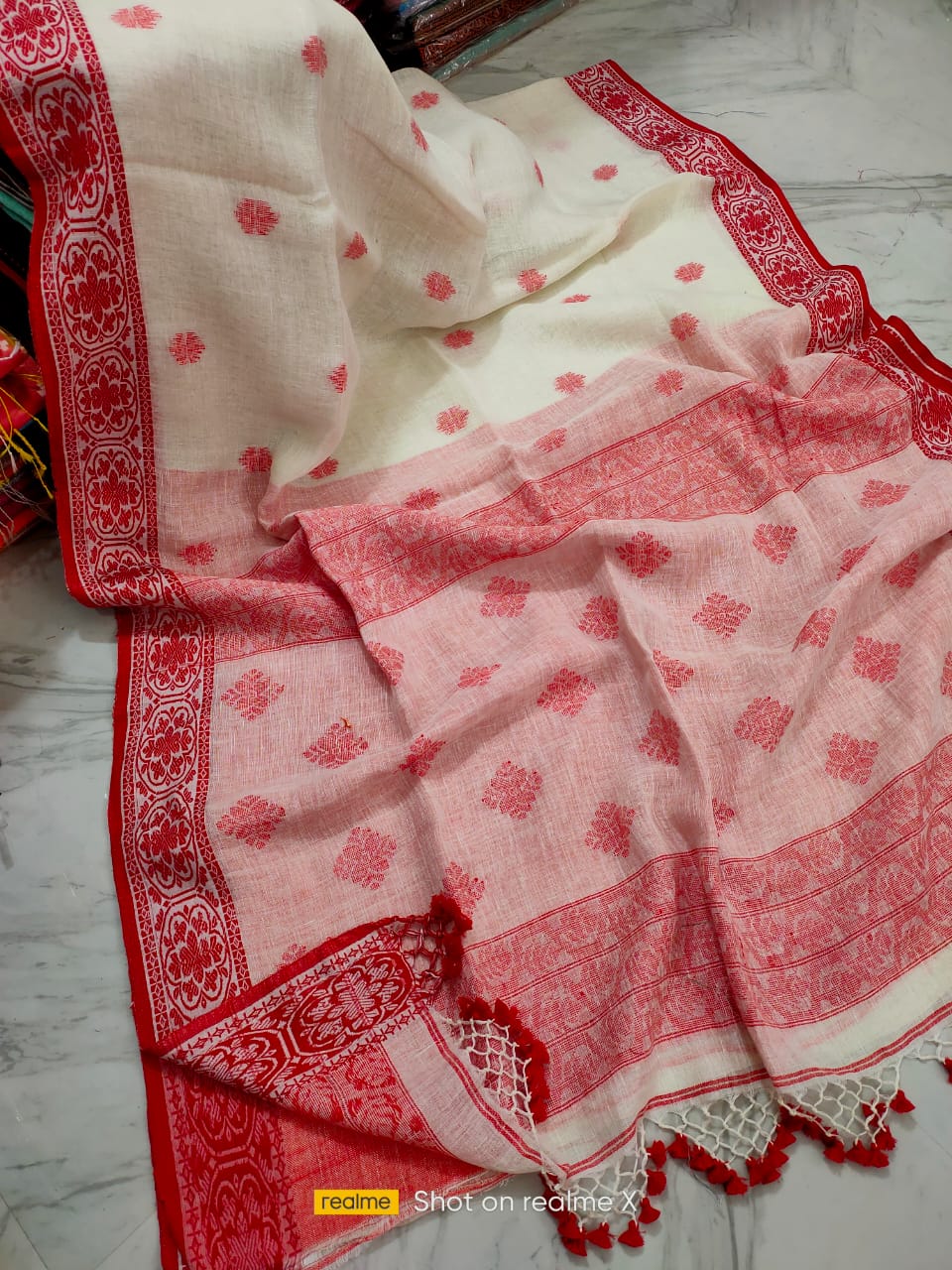 Beautiful White Red Jacquard Weave Linen Saree With Pretty Tassels