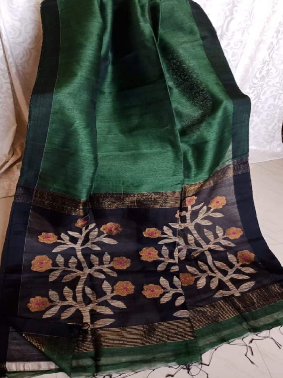 Bold Green Black Handwoven Linen Silk Saree With Floral Design Pallu