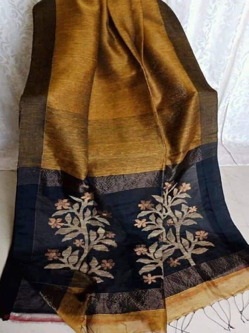 Deep Mustard Yellow Handwoven Linen Silk Saree With Floral Design Pallu