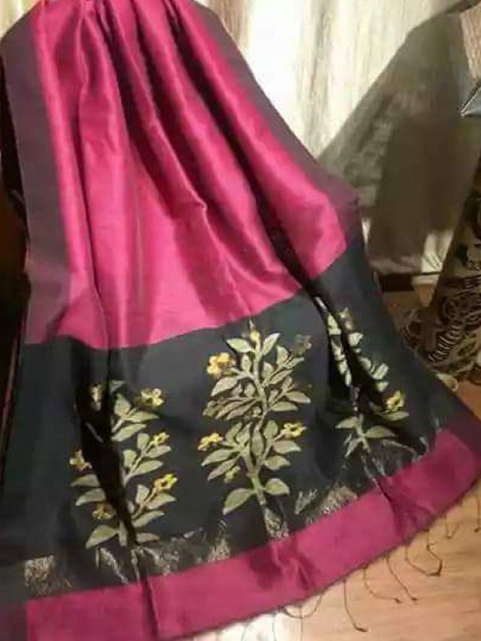 Mulberry Pink Black Handwoven Linen Silk Saree With Floral Design Pallu