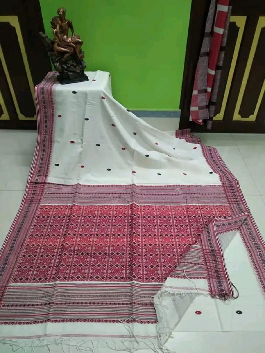 Pleasing White Assam Mekhela Handwoven Cotton Saree
