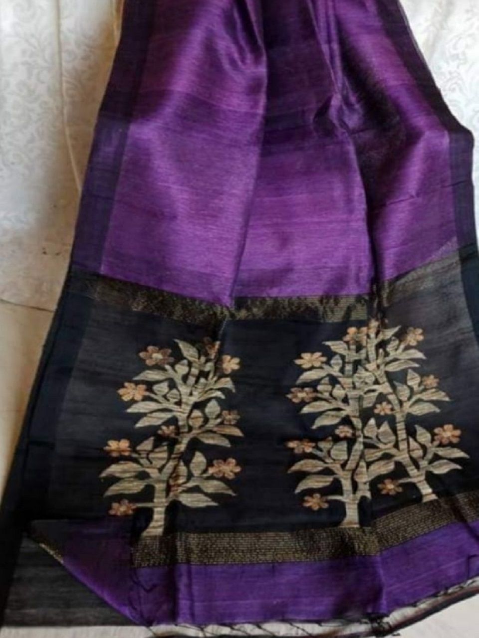 Pretty Purple Black Handwoven Linen Silk Saree With Floral Design Pallu