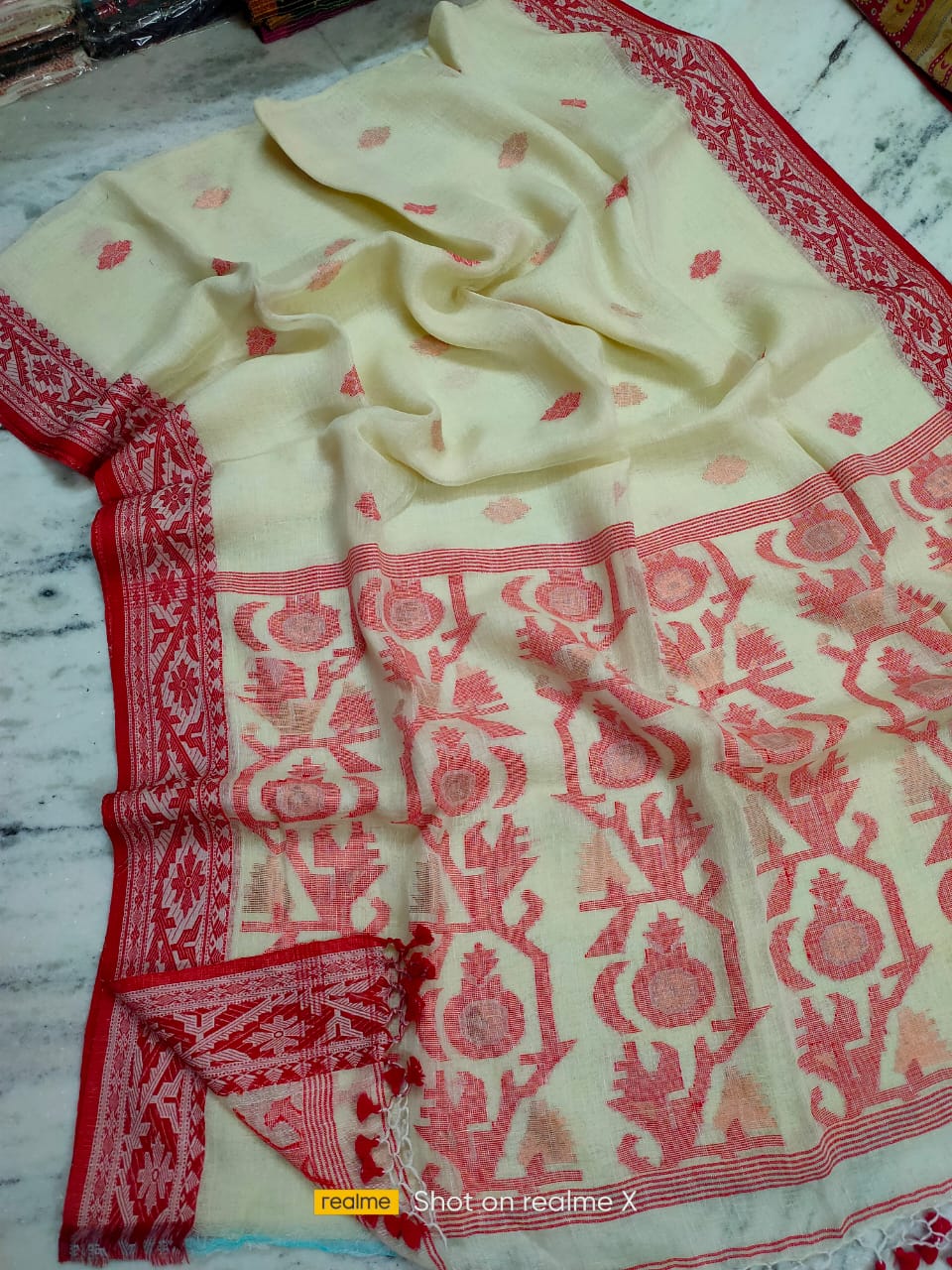 Subtle Yellow Handwoven Jacquard Linen Saree With Beautiful Tassels