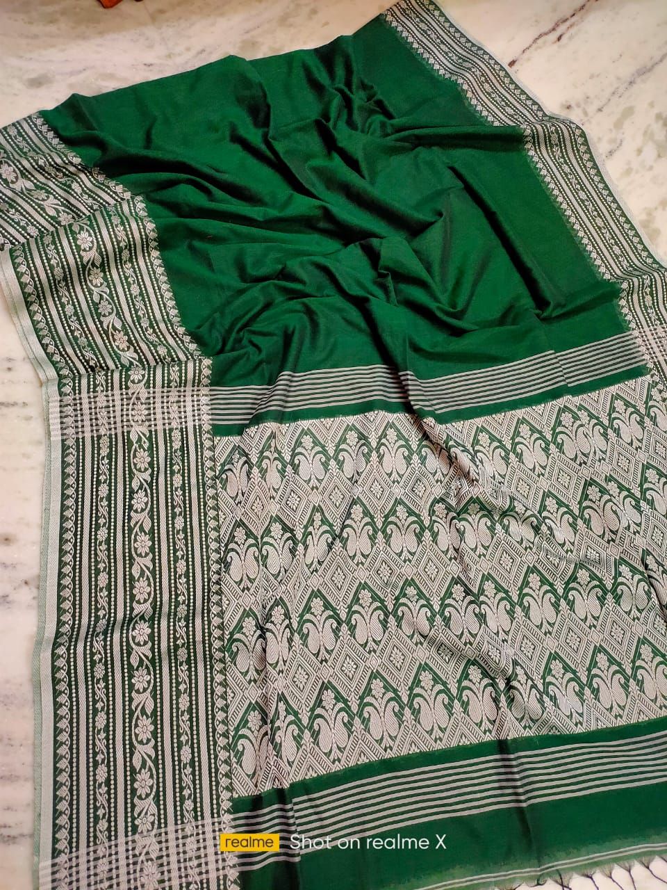 Glorious Green White Fusion Cotton Saree With Big Borders
