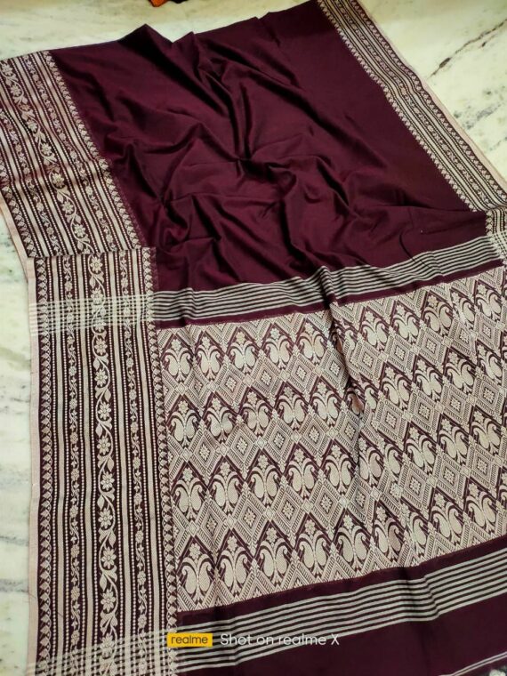 Mesmerizing Maroon White Fusion Cotton Saree With Big Borders