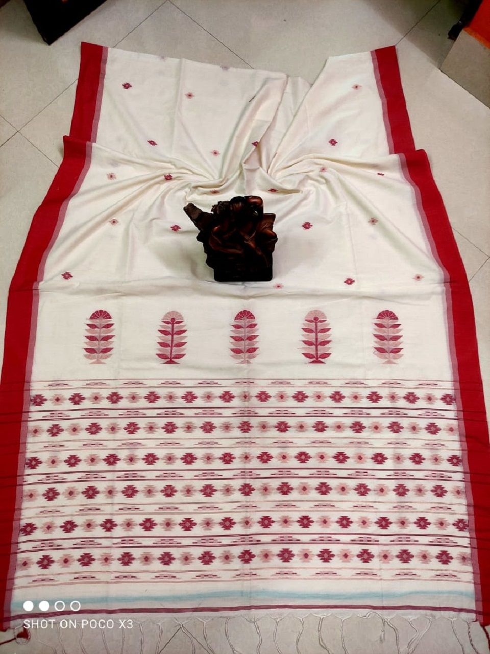 Serene White Red Exclusive Top Quality Pure Mercerized Cotton Saree