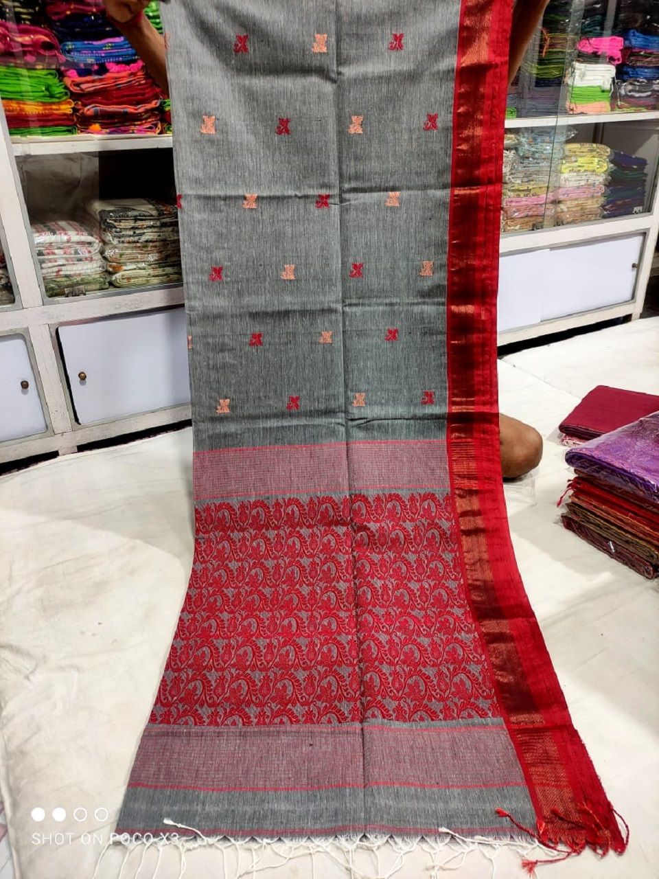 Calming Grey Matka Cotton Silk Handwoven Butti Design Saree