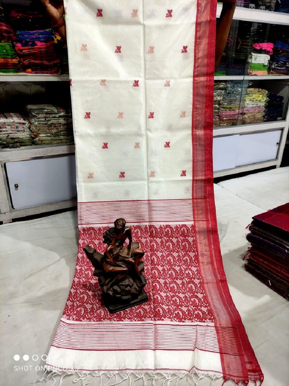 Rich White Red Matka Cotton Silk Handwoven Butti Design Saree