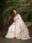 Divine OffWhite Linen Handwoven Jamdani Saree With Thin Borders