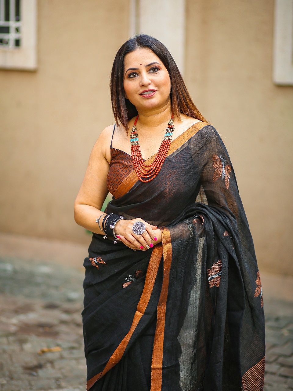 Black Beauty Butterfly Design Handwoven Linen Saree