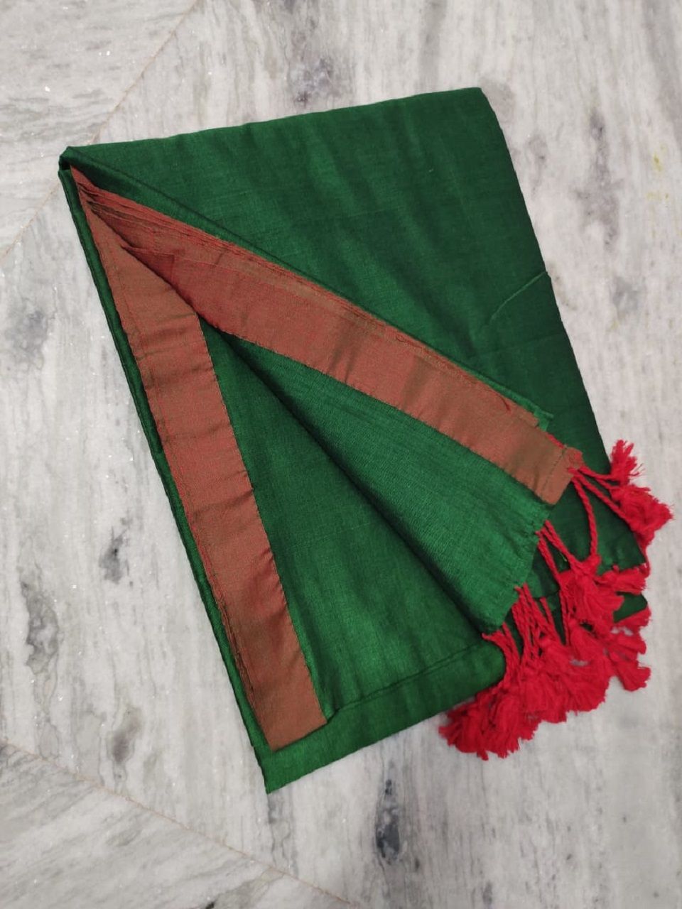 Deep Green Red Dual Tone Pure Cotton Saree With Long Tassel