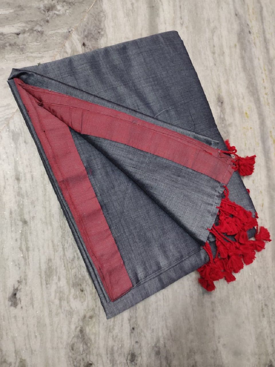 Grey Red Dual Tone Pure Cotton Saree With Long Tassel