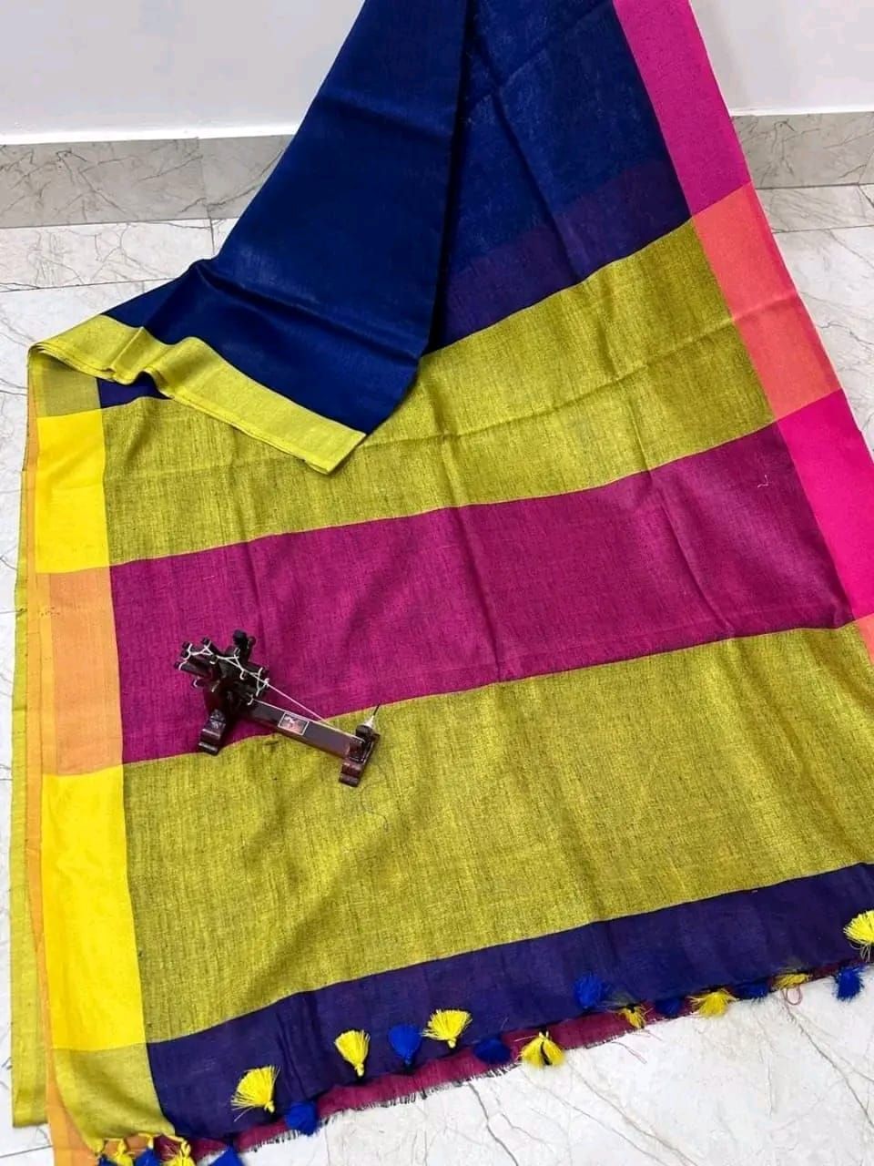 Violet Blue Plain Linen Saree With Contrast Borders