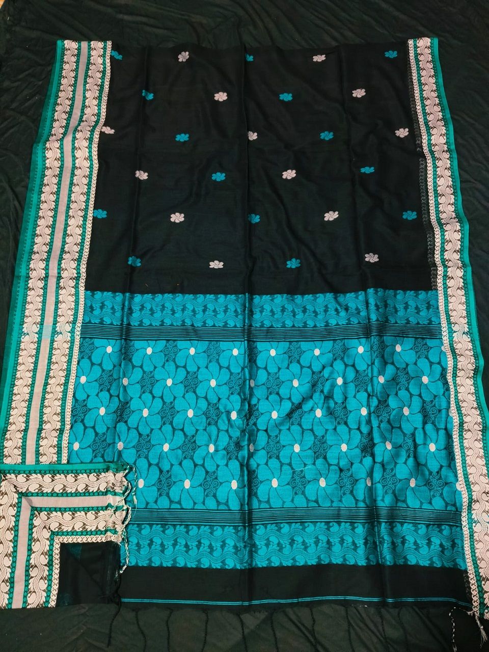 Black Sea Green Blue Pure Cotton Handwoven Soft Elegant Floral Design Saree