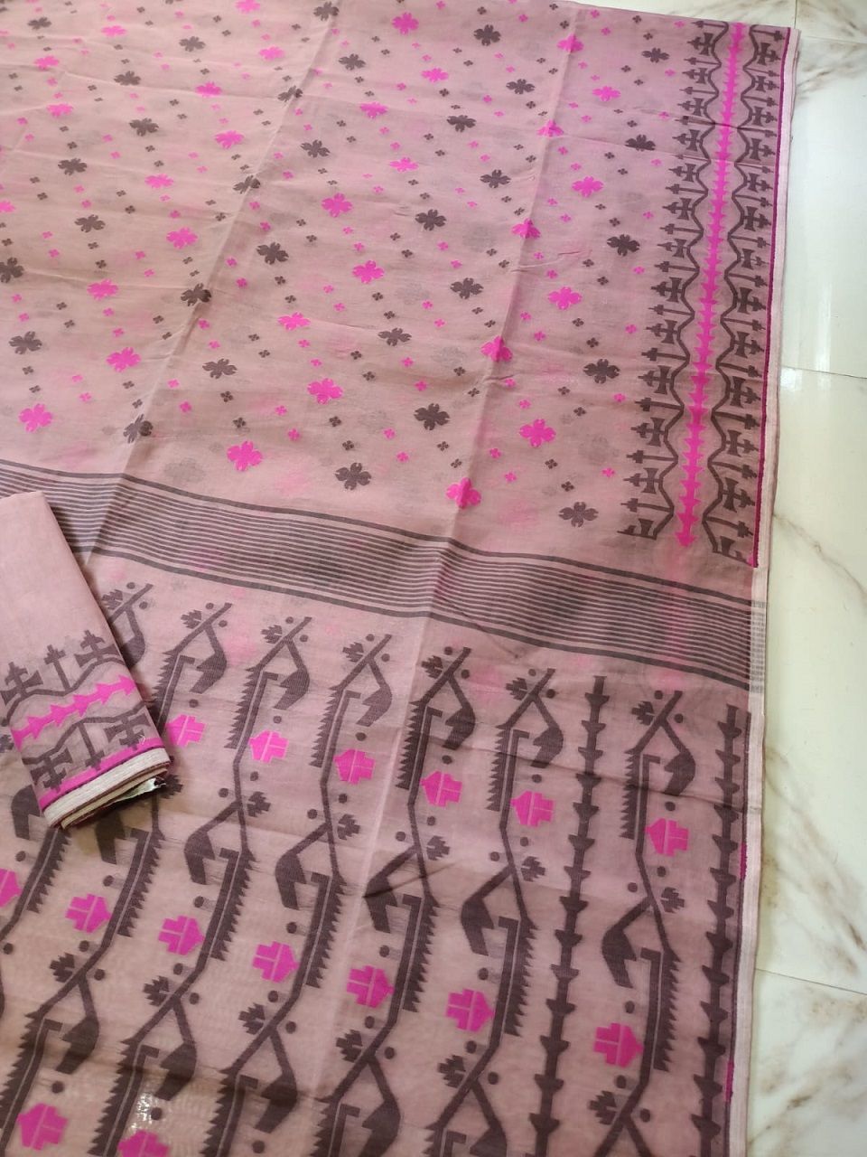 Pale Pink Dhakai Jamdani Cotton Silk Saree With Blouse Piece