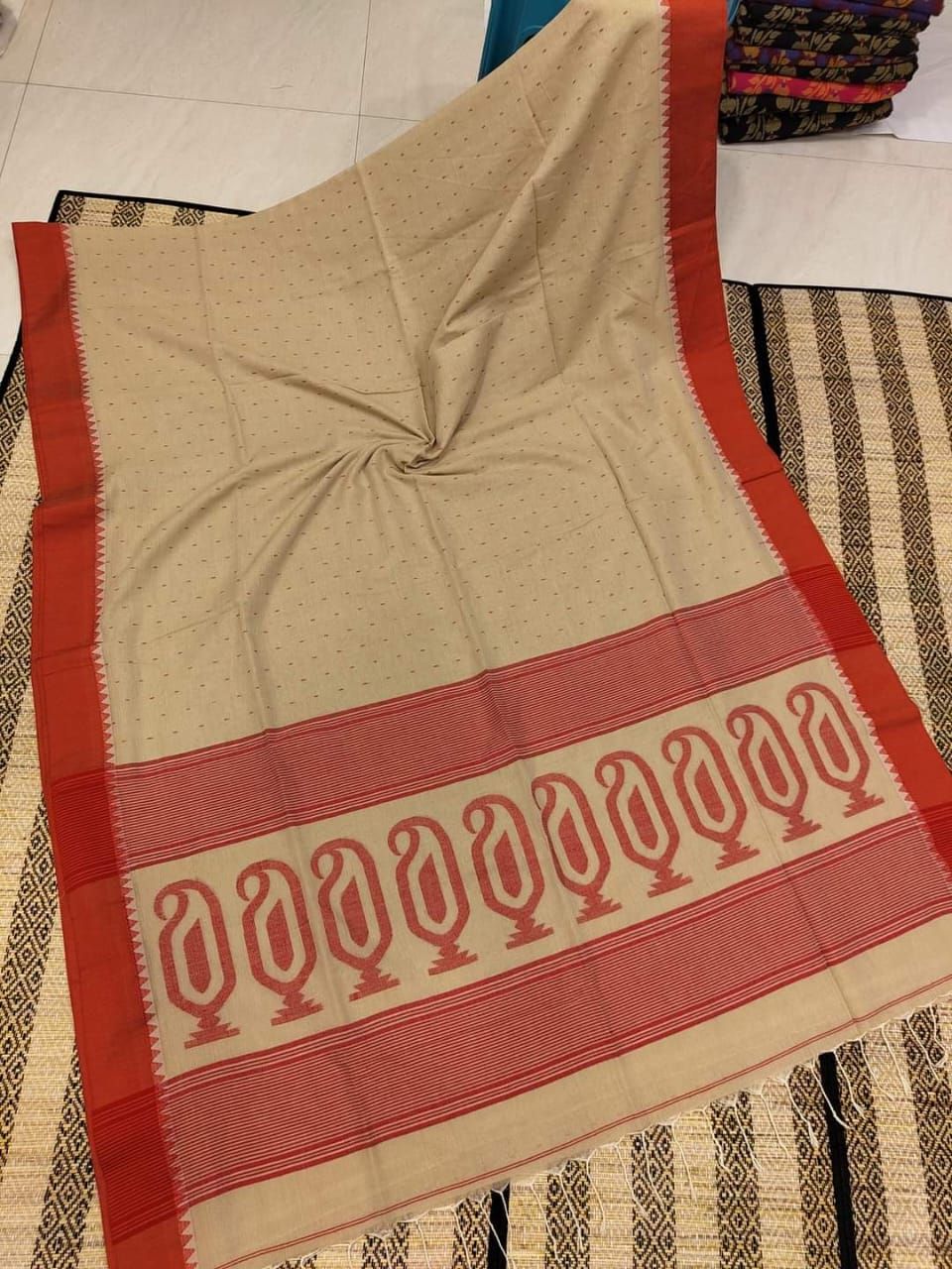 Cream Red Cotton Jamdani Saree With Contrast Border