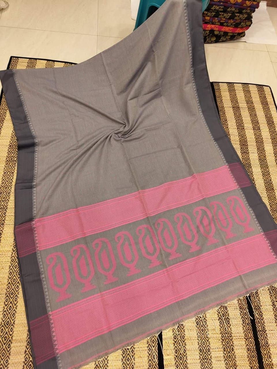 Grey Pink Cotton Jamdani Saree With Contrast Border