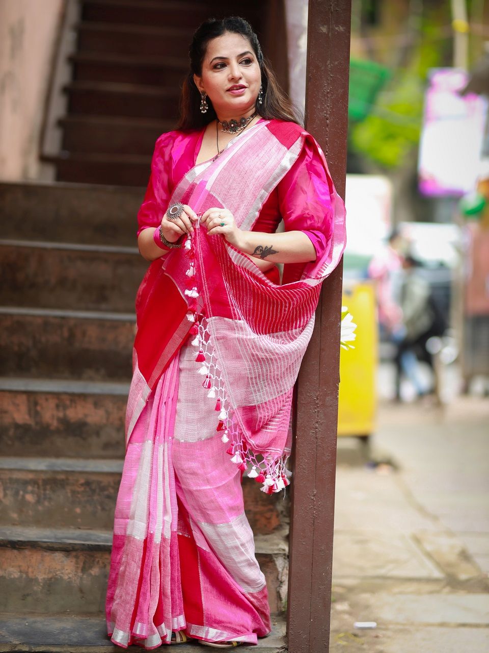 Awesome Pink Handwoven Check Linen Saree For All Occassion