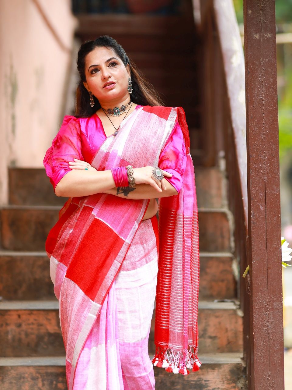 Awesome Pink Handwoven Check Linen Saree For All Occassion