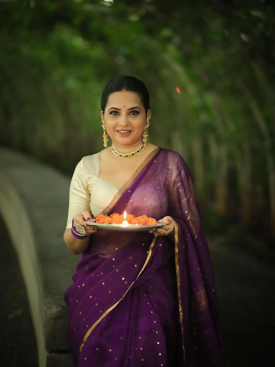 Festive Glittering Purple Handwoven Resham Muslin Silk Saree