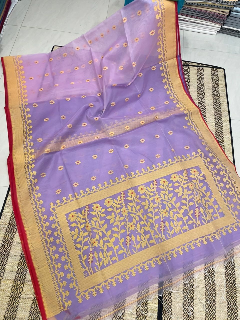 Gorgeous Lavendar Muslin Silk Jamdani Handwoven Saree