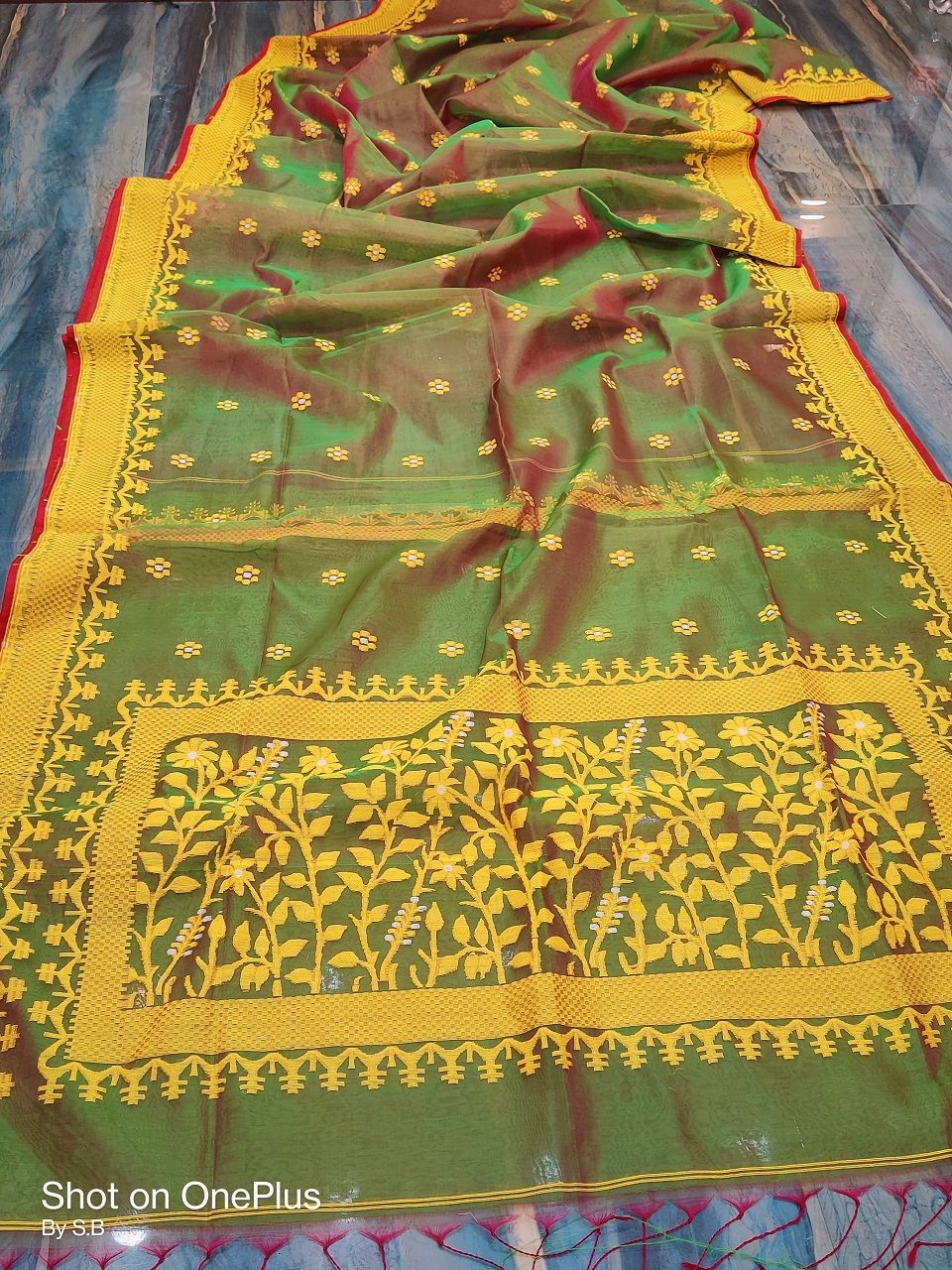 Green Red Dual Shade Muslin Silk Jamdani Handwoven Saree