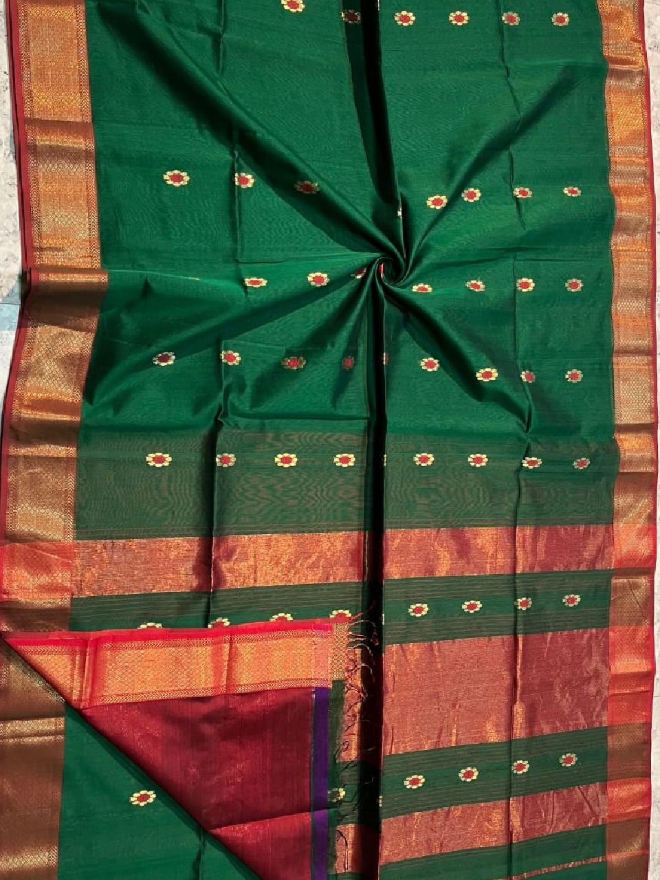 Green Red Silk Cotton Festive Saree With All Over Butti Weave