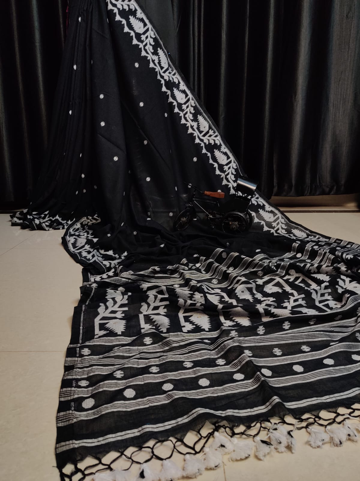 Black Exclusive Mul Cotton Jamdani Saree